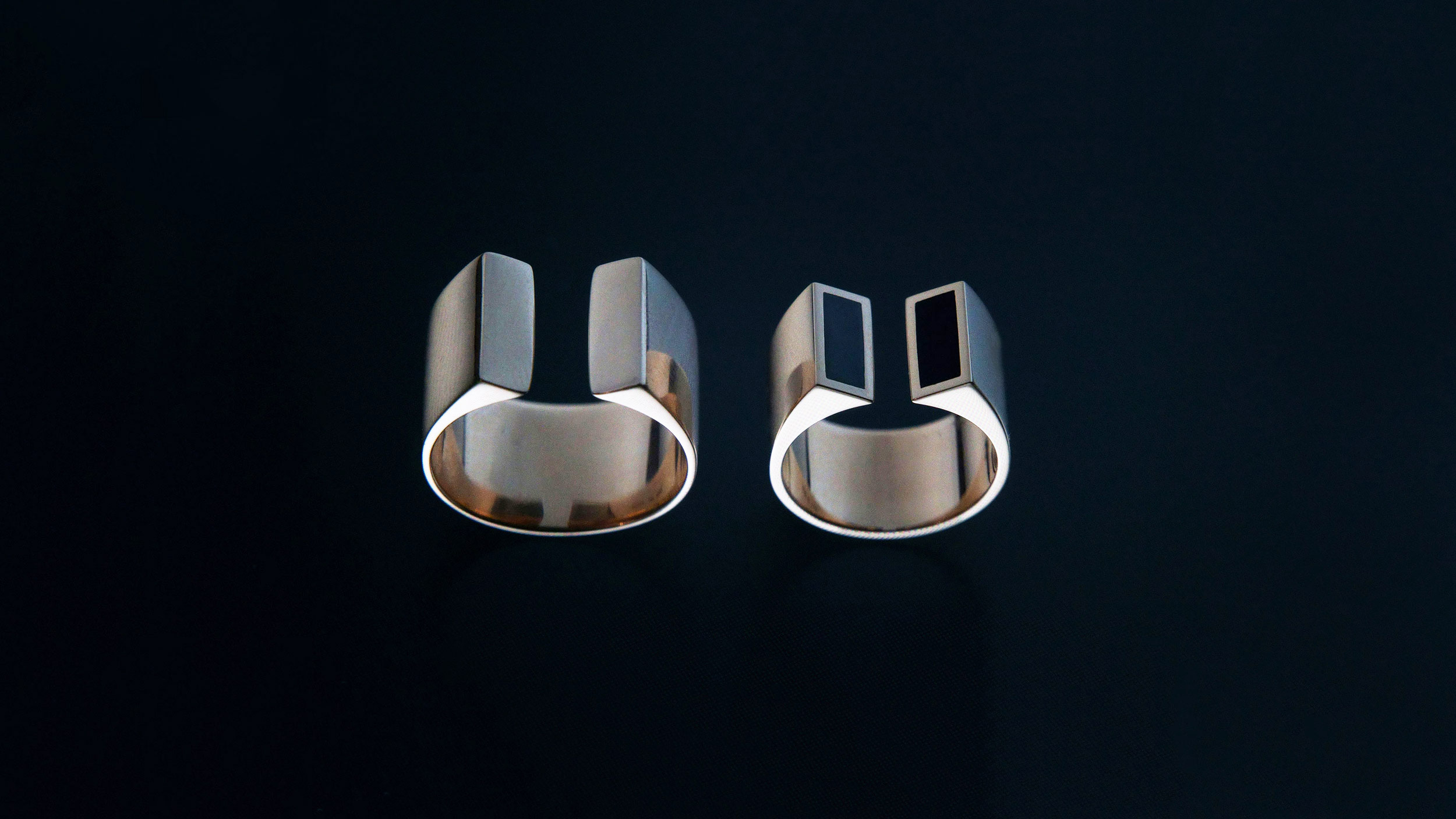 PROP. 2, YELLOW POLISHED GOLD + PROP. 1, YELLOW POLISHED GOLD W-BLACK ENAMEL